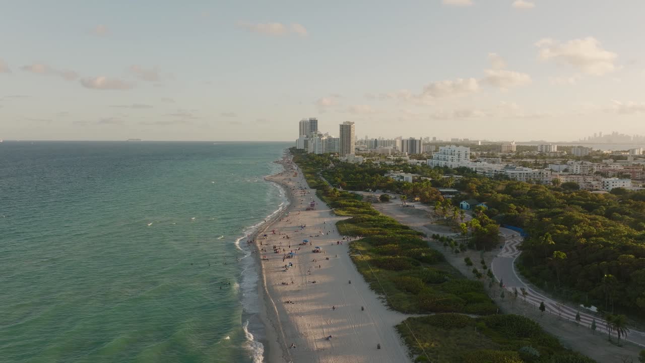 Persone che si rilassano a Miami Beach, Florida