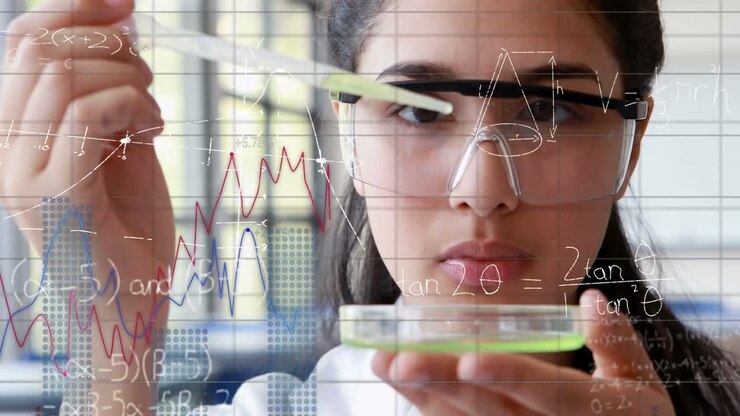 Animazione di elaborazione di dati scientifici su scienziata donna birazziale