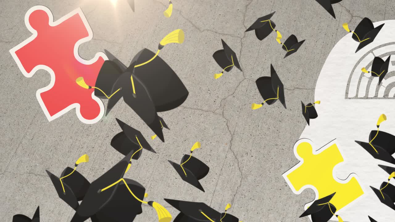 animación de rompecabezas cayendo con cabeza humana con laberinto y sombreros de graduación en fondo gris