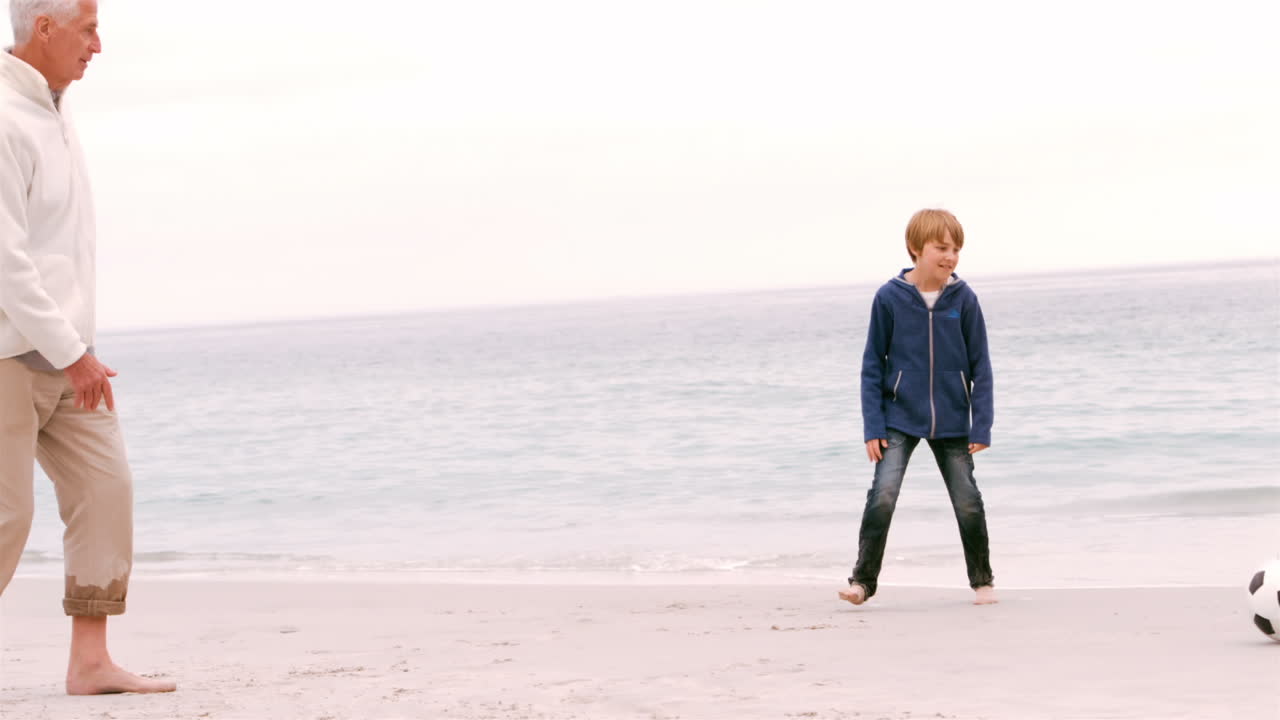 축구 를 하는 가족