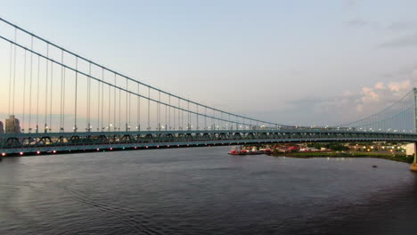 位於費城的本富蘭克林橋 (ben franklin bridge)