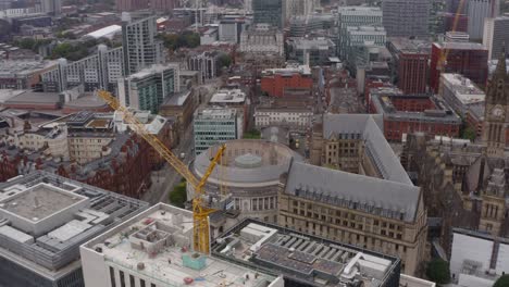 Drone-Shot-Orbitando-La-Biblioteca-Central-De-Manchester-02