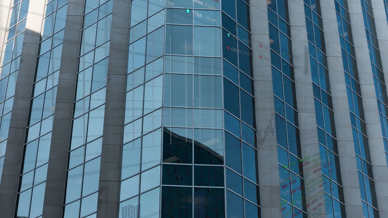 animación del procesamiento de datos estadísticos y del mercado de valores contra edificios altos