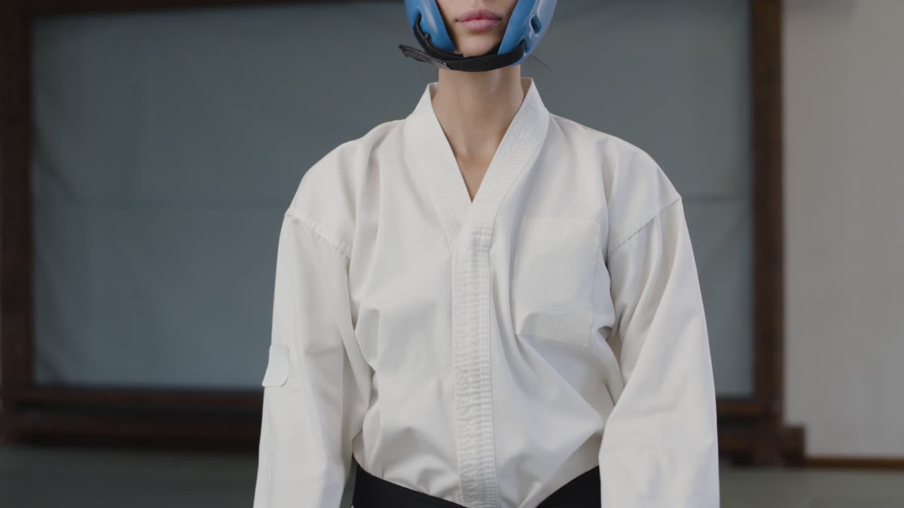 도조 에 있는 젊은 운동 선수