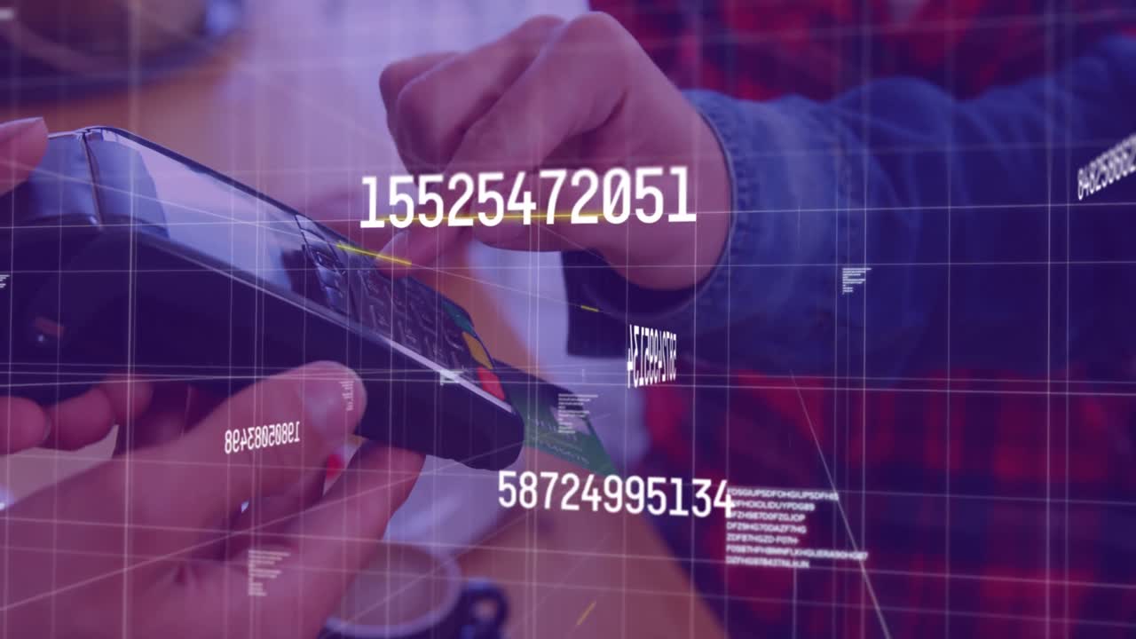 숫자와 데이터 처리의 애니메이션은 카드 기계에 손으로 핀을 넣는 클로즈업입니다.