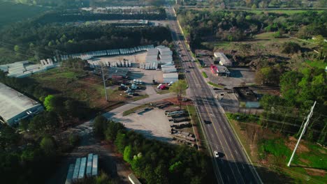 Amplio-Almacén-De-Semirremolques-En-El-Sur-De-Atlanta:-Un-Centro-De-Logística-Y-Transporte.