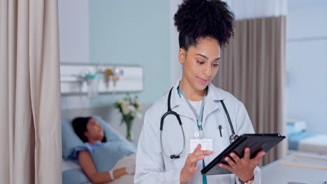 Woman,-doctor-and-tablet-in-research