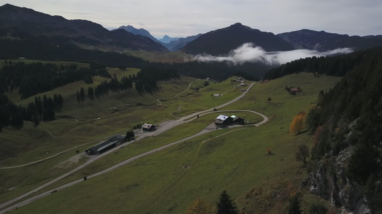 casas en la meseta des glières en haute-savoie, francia