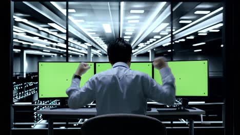 successful server room employee