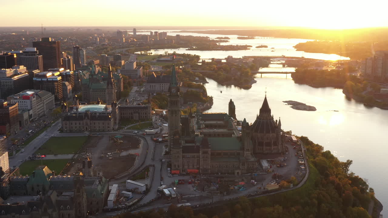 parlamento canadiense aire anochecer hora dorada