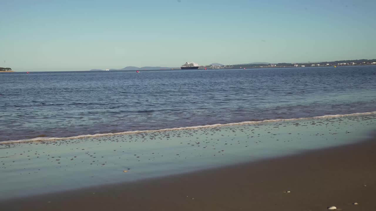 타 델 에스테 (punta del este) - 보트와 섬이 있는 평온한 바다