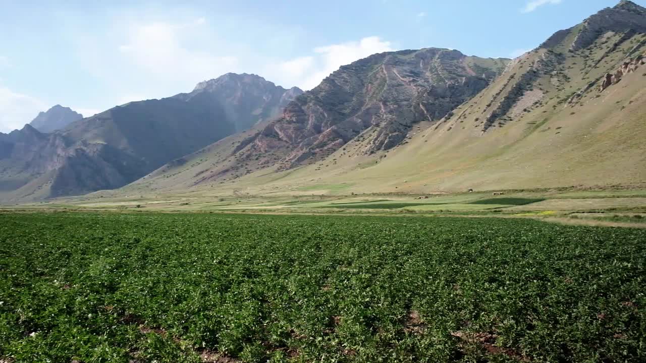 Wunderschöne endlose Landschaften in Kirgisistan, Zentralasien.