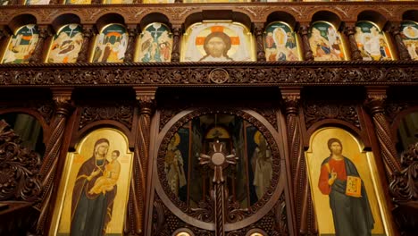 Wall-of-icons-inside-traditional-Orthodox-Church,-Iconostasis