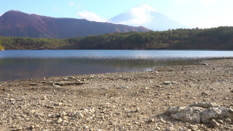 Beautiful-Mountain-fuji-in-Japan