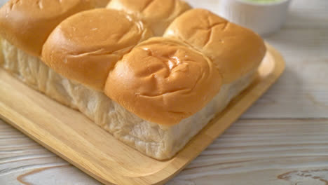 bread with thai pandan custard  on plate