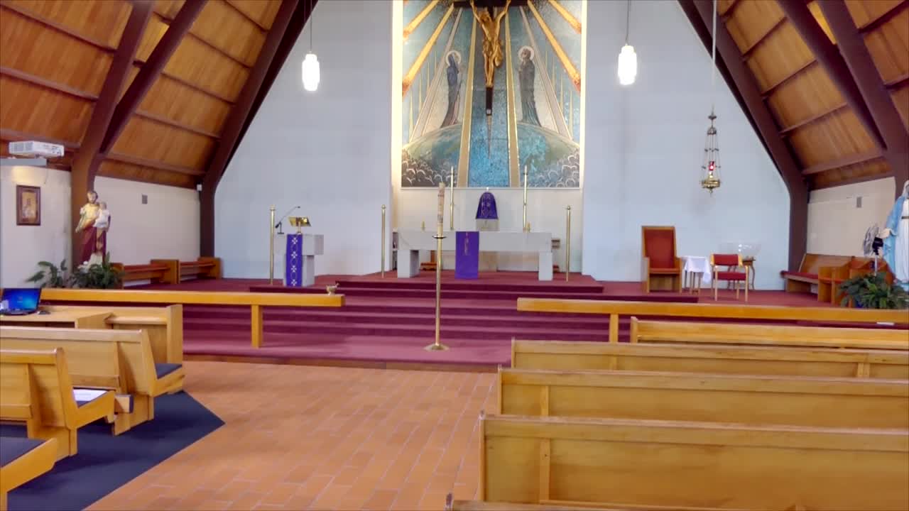 종교적인 기독교 또는 가톨릭의  사당과 예배자를 위한 제단