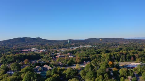 Hot-air-balloons-landing-in-Cumming-Georgia