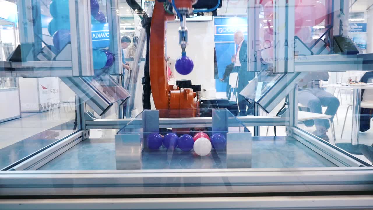 Industrial Robot Handling Spherical Objects