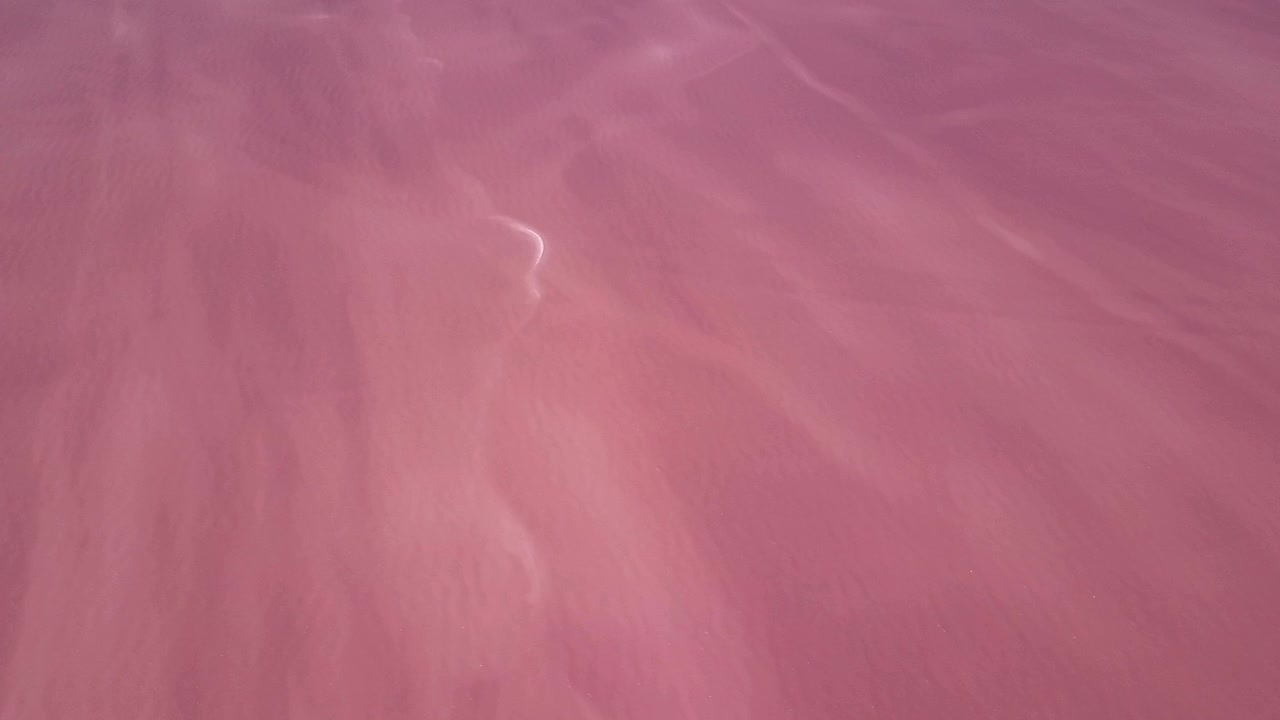 LUFTFOTO: Lyserød sø i Mexico skal producere salt