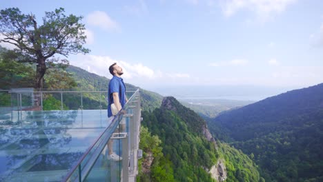 Escalando-En-Las-Montañas.