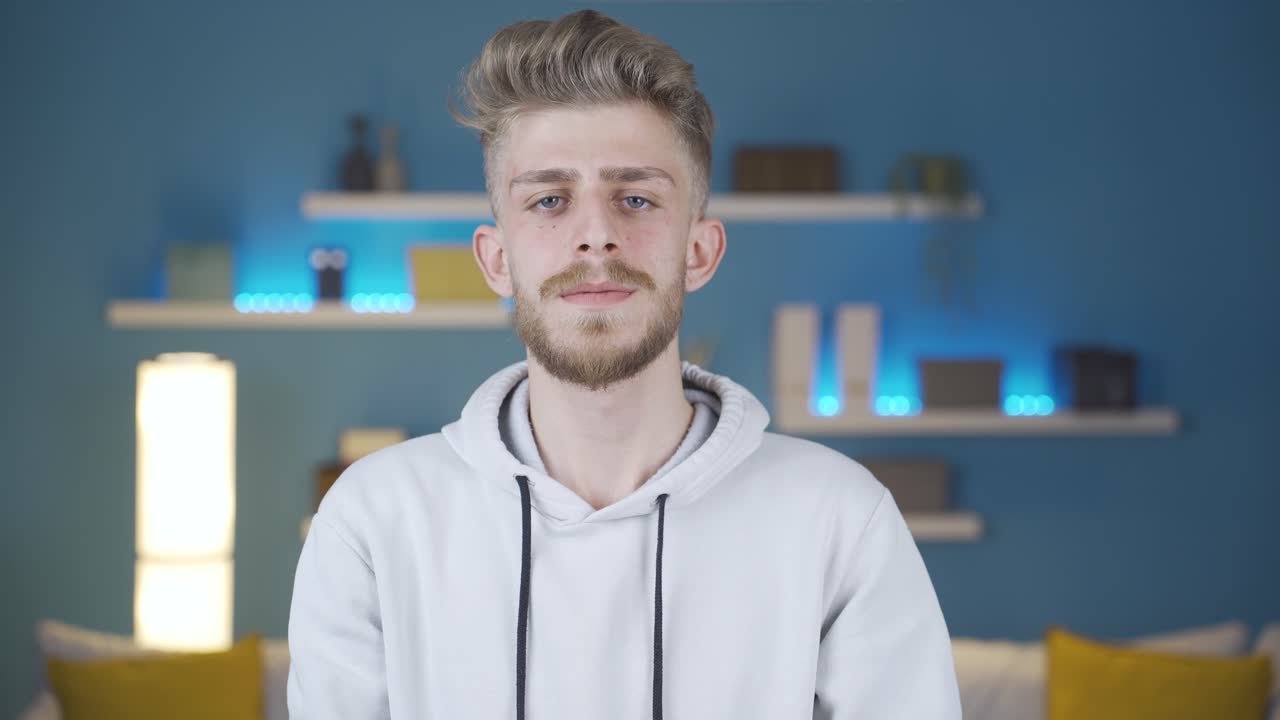 un joven deprimido con preocupaciones y preocupaciones por el futuro.