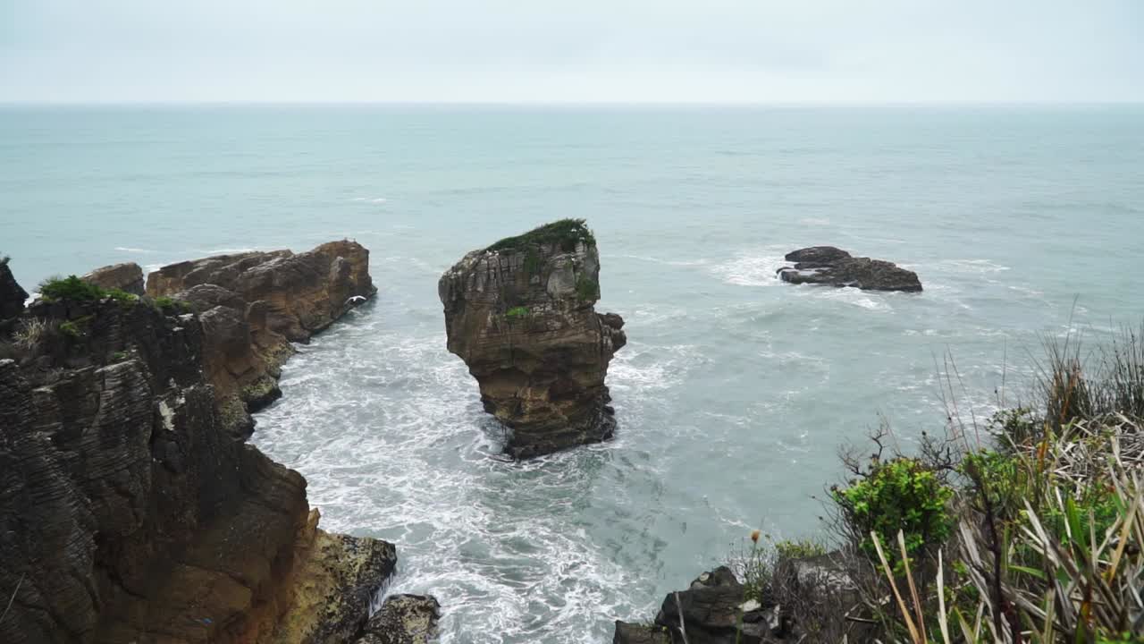 Rock formation in the ocean at Punakaiki Pancake Rocks, New Zealand