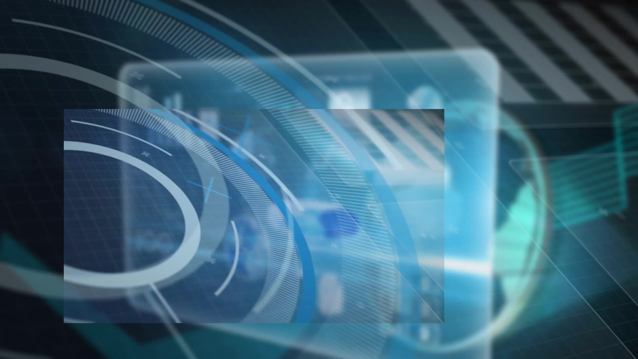 Animazione di una pinna e diverse elaborazioni di dati su schermo digitale su sfondo blu.