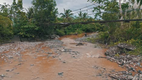 Puente-Viejo-En-El-Surigao-Boscoso-Rural-Cerca-De-Mabini-En-Filipinas