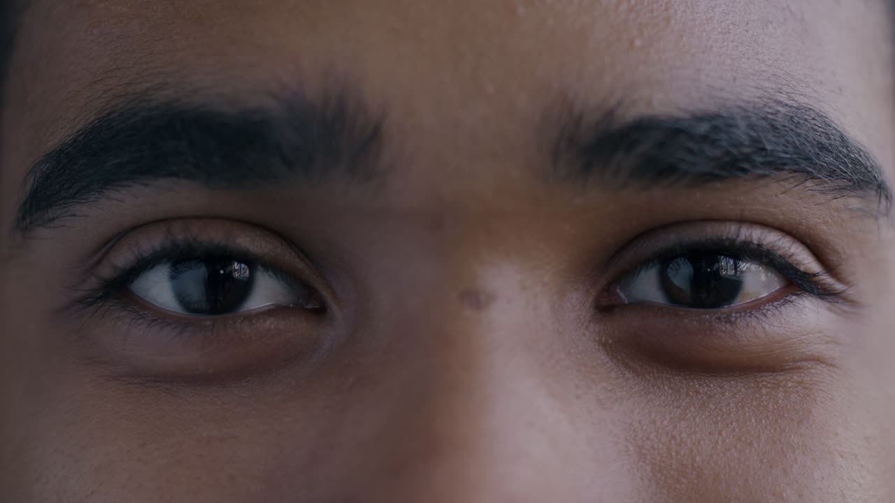 primer plano de los ojos de una persona