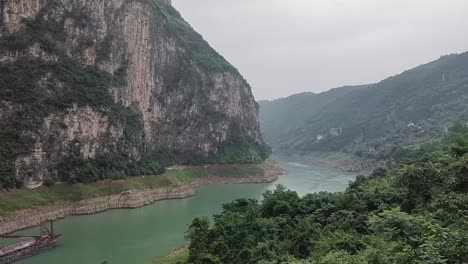 The-cargo-ship-is-sailing-on-the-rainy-Wujiang-River