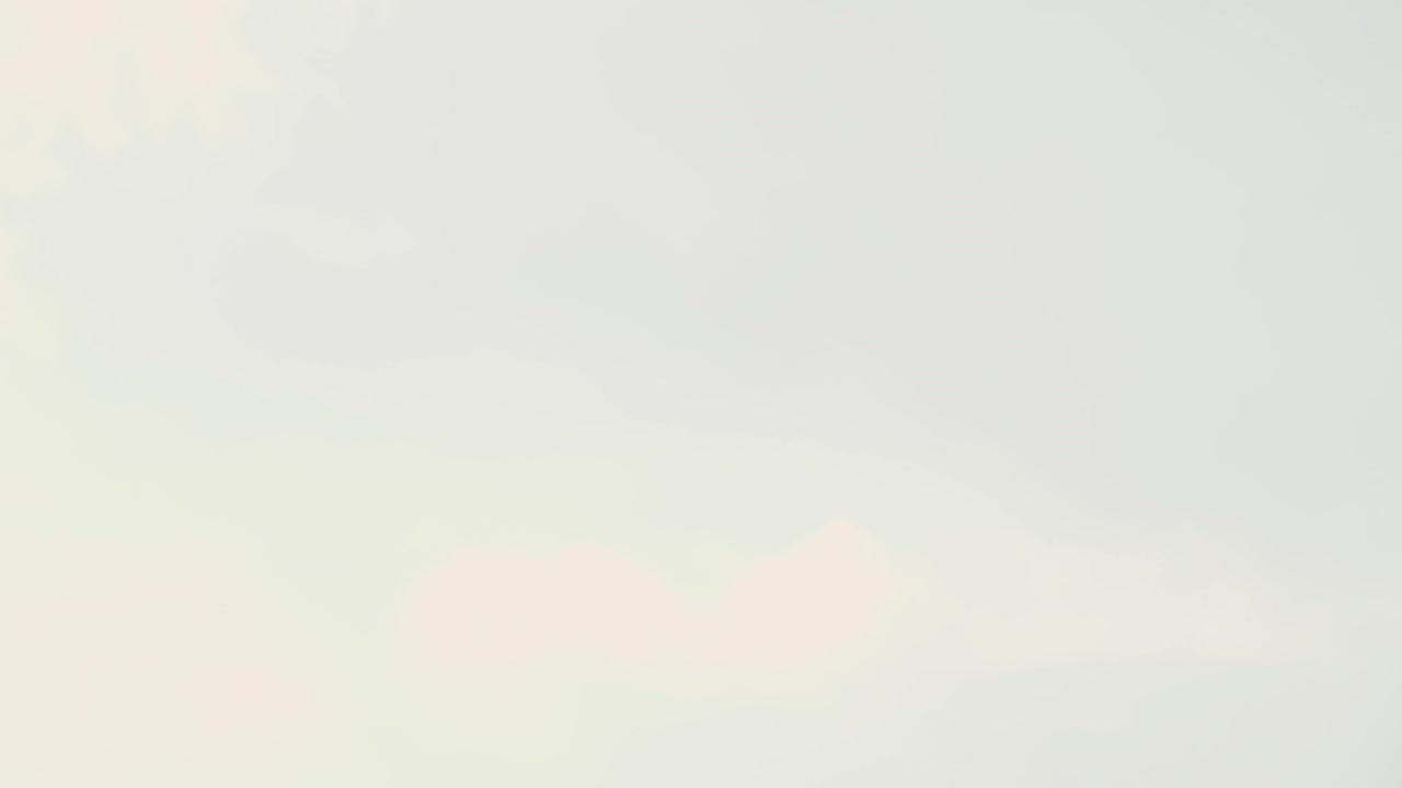 amigos haciendo una ovación en el festival de música