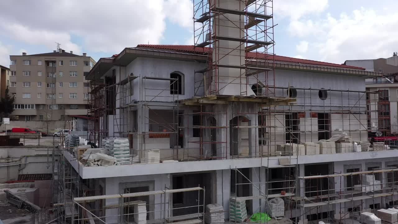 vista lateral de un edificio - avión no tripulado - videos de stock