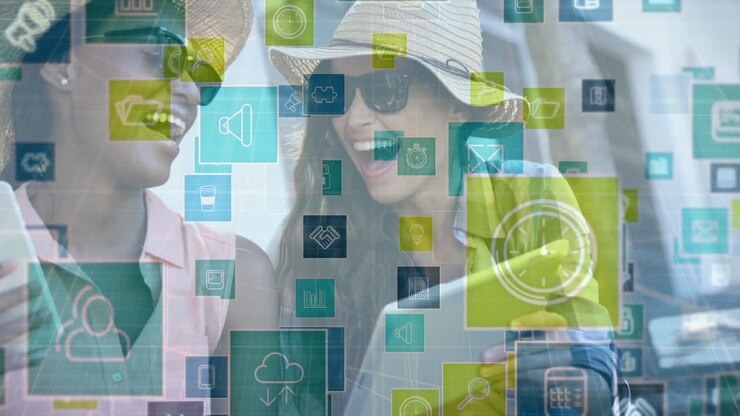 Icone digitali multiple su sfondo di due donne che usano un tablet digitale