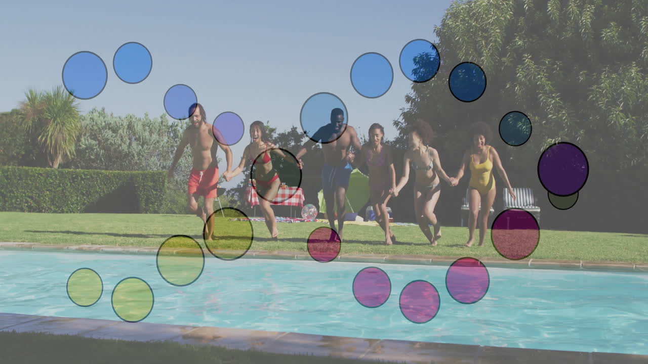 Pulando na piscina, pessoas com sobreposição de animação de círculos coloridos, se divertindo