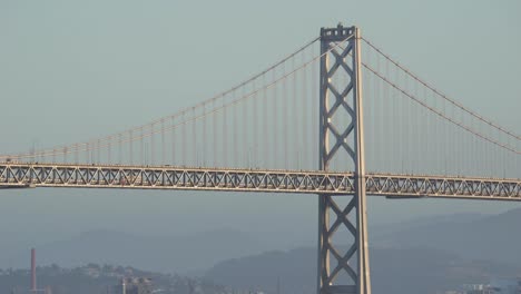 Vista-De-Primer-Plano-Del-Puente-De-Murciélagos-Desde-La-Isla-Del-Tesoro