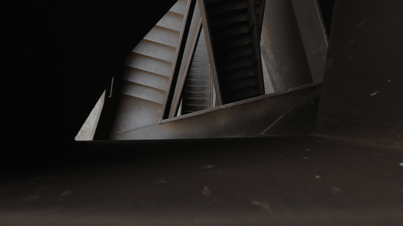 Tangga baja abstrak, geometris.