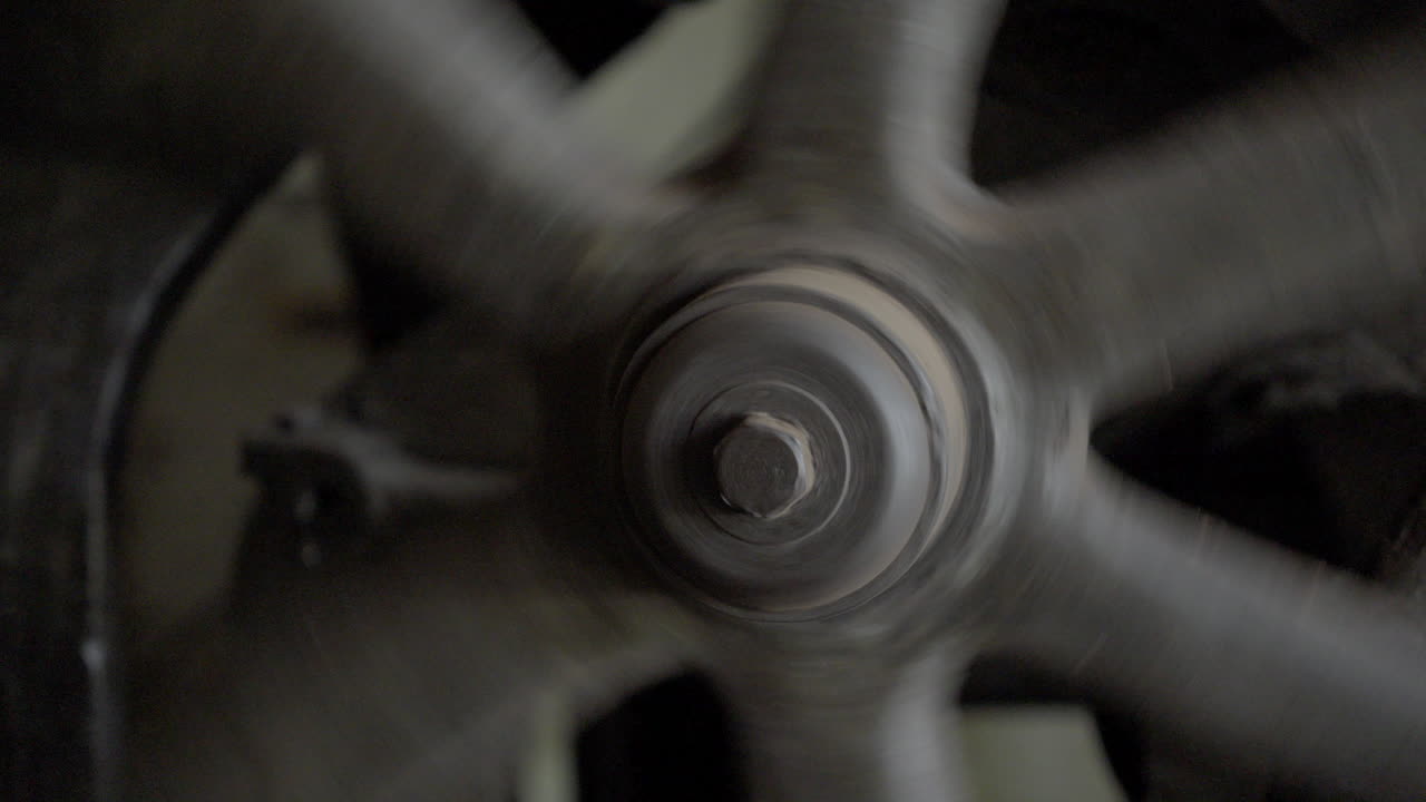 작업 중 인 오래된 인쇄기