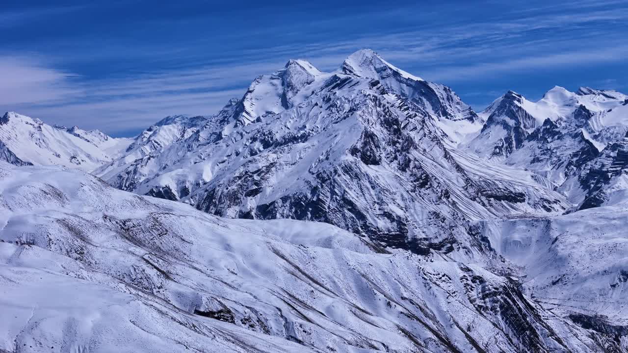 눈 인 산꼭대기
