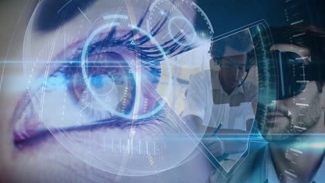 primer plano de la interfaz ocular digital sobre personas que trabajan con tecnología