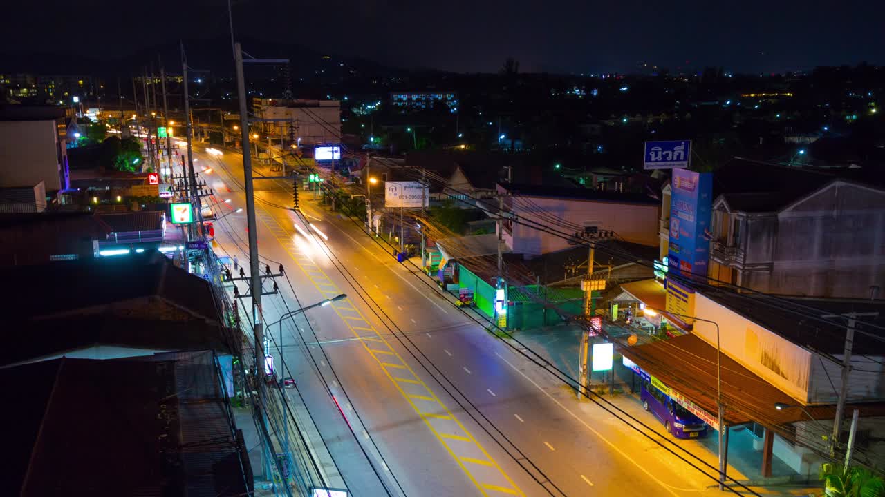 밤에 조명된 푸켓 섬 주요 교통 도로 지붕 파노라마 4k 타임 스 태국