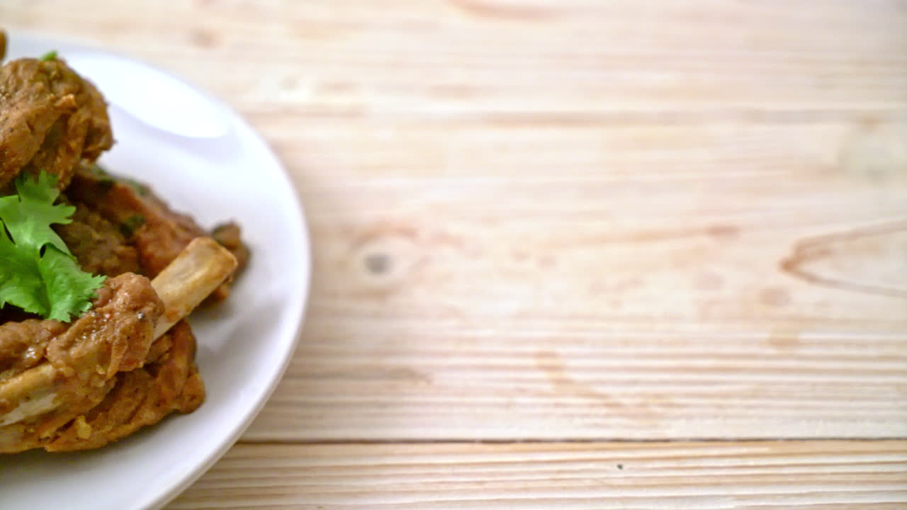 costillas de cerdo al horno con salsa