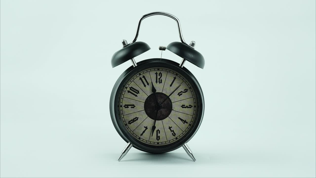 타임 스 블랙 알람 시계는 시간을 12 시로 표시합니다.