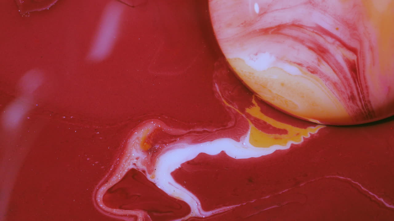 빨간색, 색, 노란색으로 추상적인 유체 예술