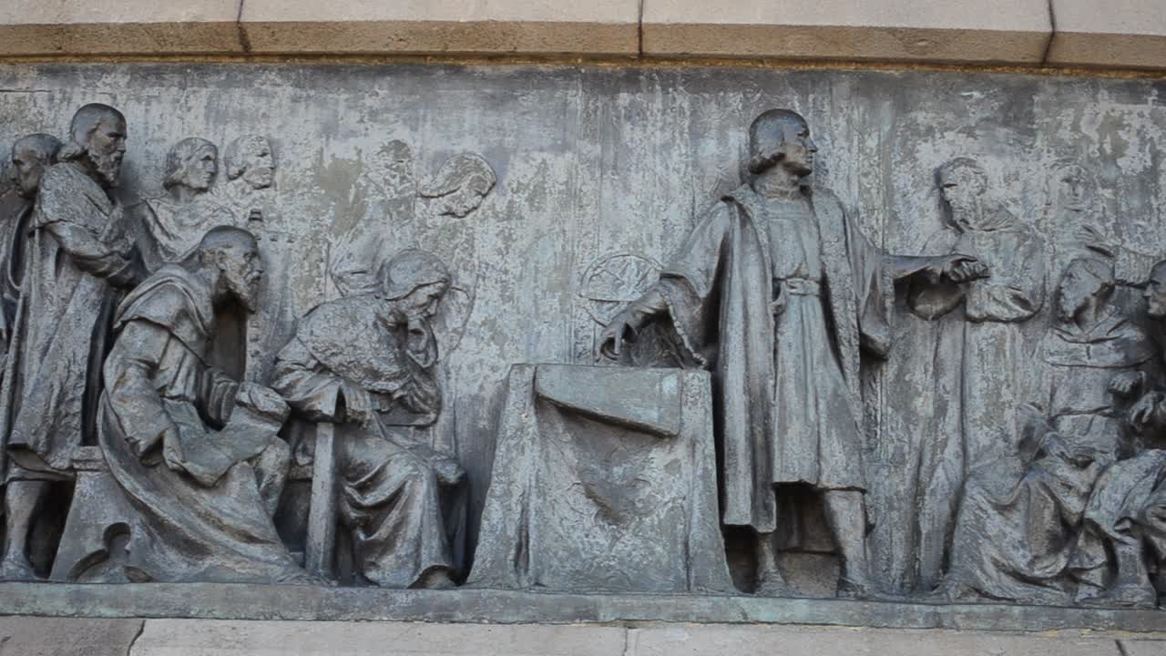 Barcelona Area Portal de la Pau (Gate of Peace). Columbus Monument is 60 m. It is located at finish La Rambla and built in 1888