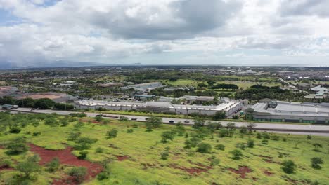 Rising-aerial-shot-of-Hawaiian-suburbs-of-Kapolei-in-O'ahu,-Hawaii