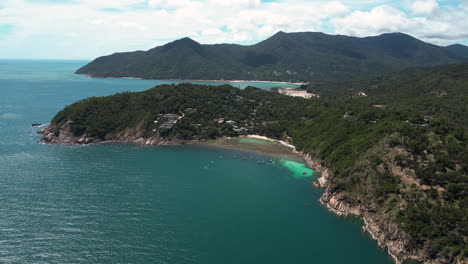 Koh-Pha-ngan,-Tailandia---Una-Vista-Panorámica-De-La-Playa-De-Haad-Yao---Drone-Volando-Hacia-Adelante