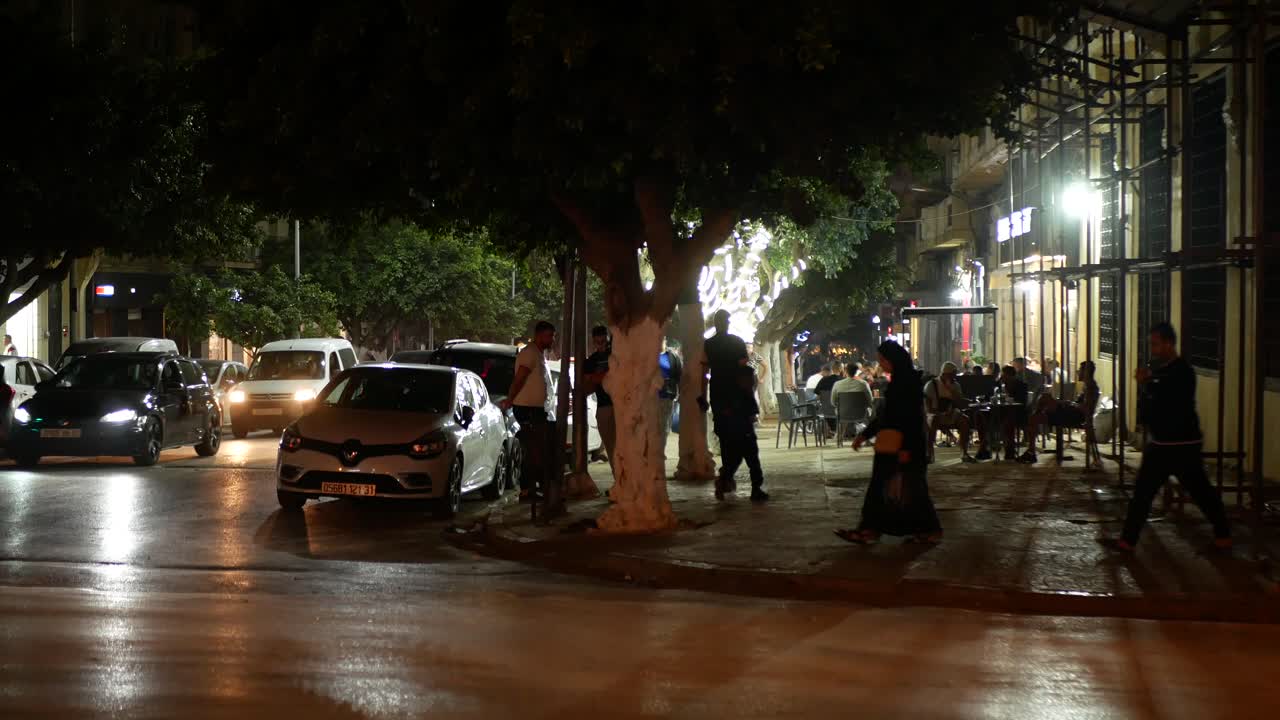 Lively streets on a warm Ramadan night