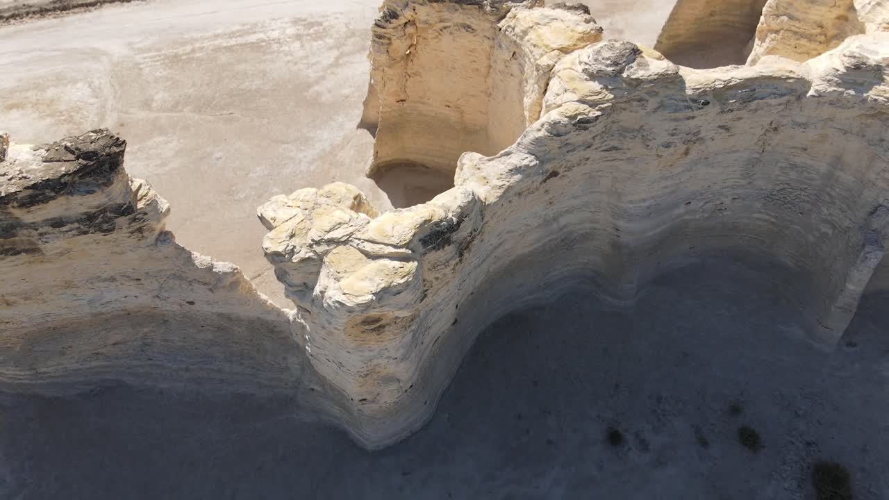 캔자스 주 의 기념비적 인 바위 들 의 상공 풍경