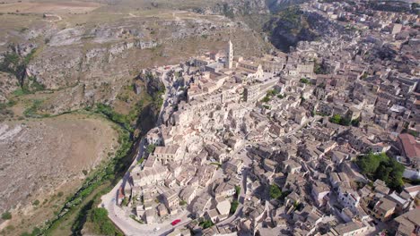 4k-Antenne-Von-Sassi-Di-Matera,-Basilikata,-Süditalien