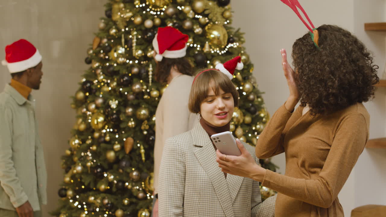 grupo de amigos hablando